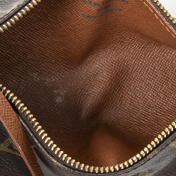 Louis Vuitton Papillon Pouch - Picture 9 of 10